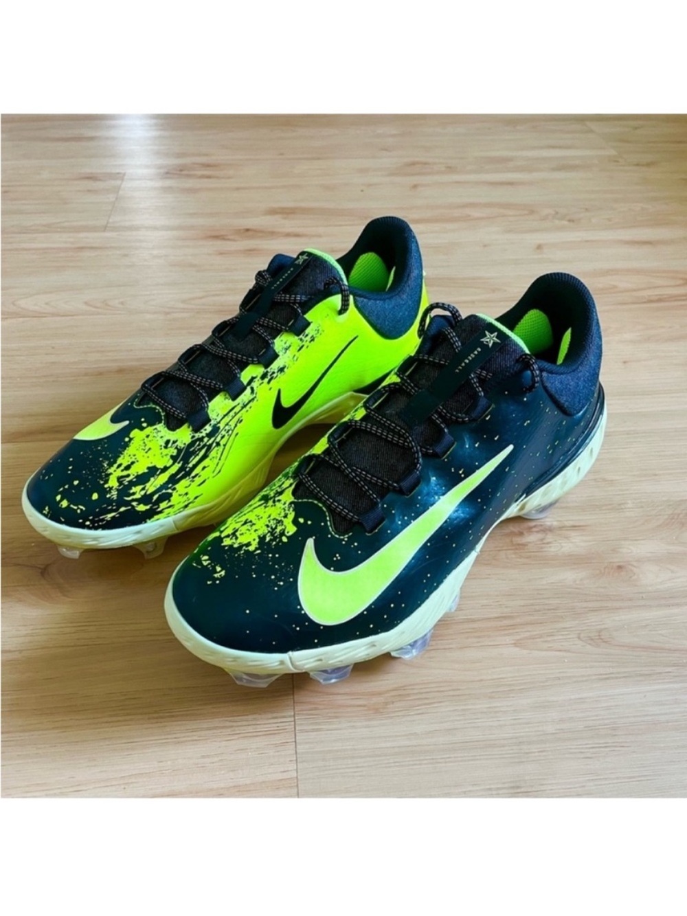 Nike Alpha Huarache Elite 4
Low MCS
All Star Cleats FV6096-001
Men's Size 13.OUS
